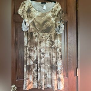 2X Brown Tie-Dye Ruffle Sleeve Dress. Brand New by LTX Sportwear